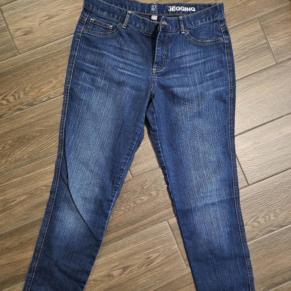New York & Company Denim - NY&C Low Rise Jegging Blue Jean Size 8